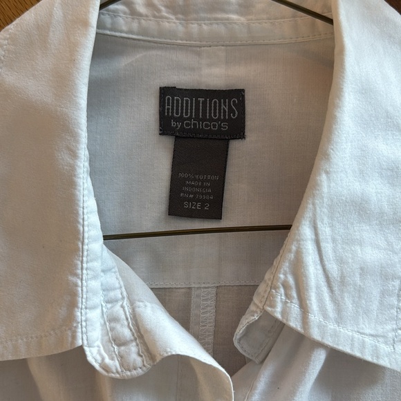 Woman’s top Additions by Chico’s size 2 white with silver /white buttons& accent - Picture 6 of 11